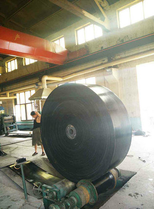 輸送帶廠家怎樣安裝輸送帶